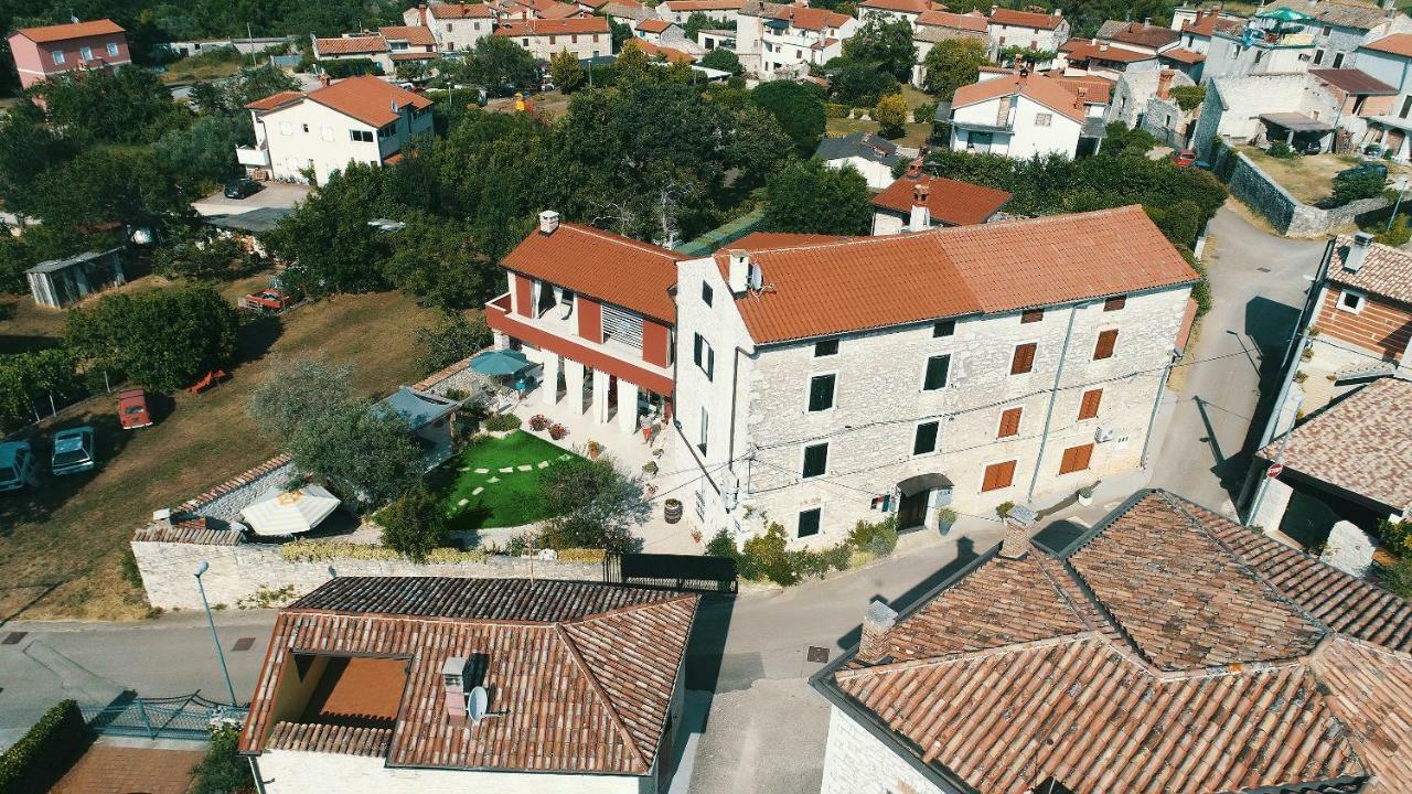 Apartments Casa Garibaldi Brtonigla Esterno foto