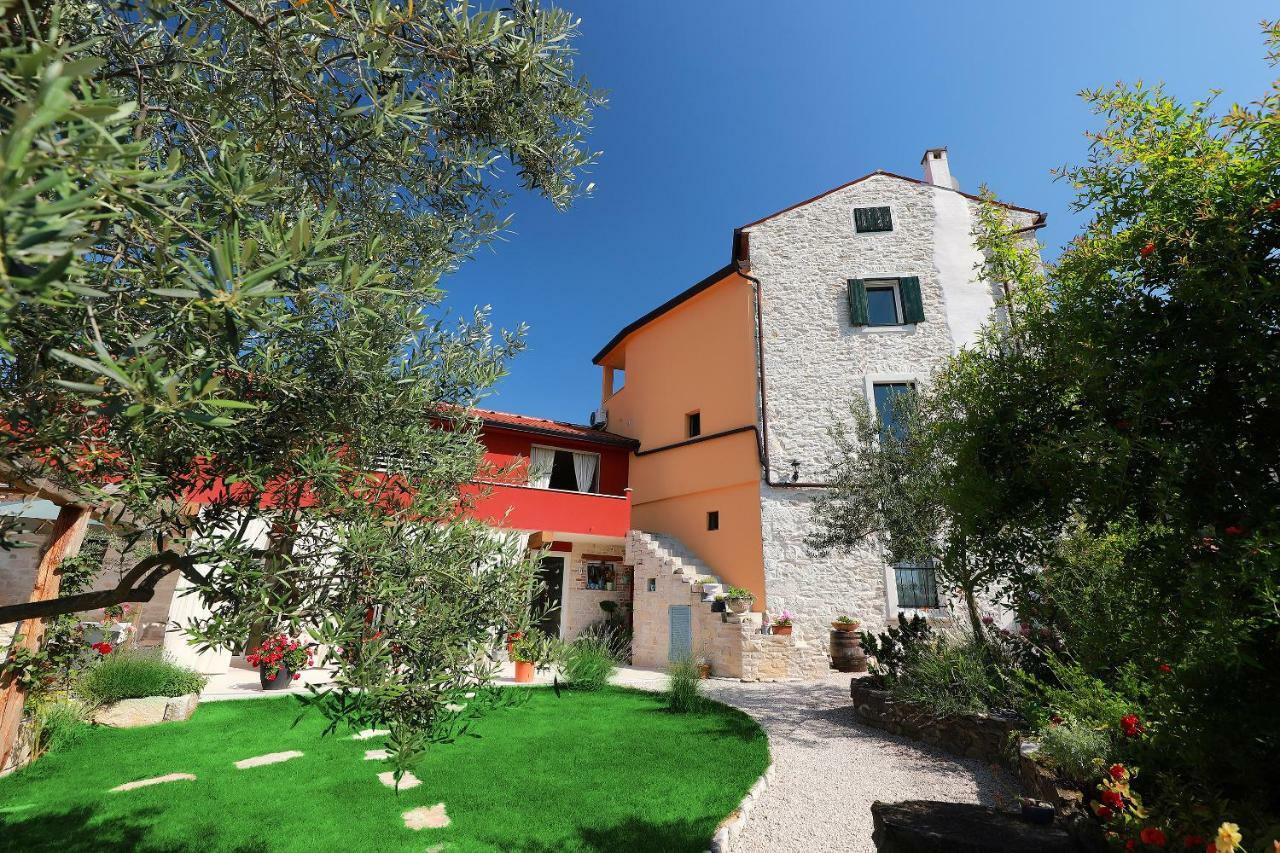 Apartments Casa Garibaldi Brtonigla Esterno foto